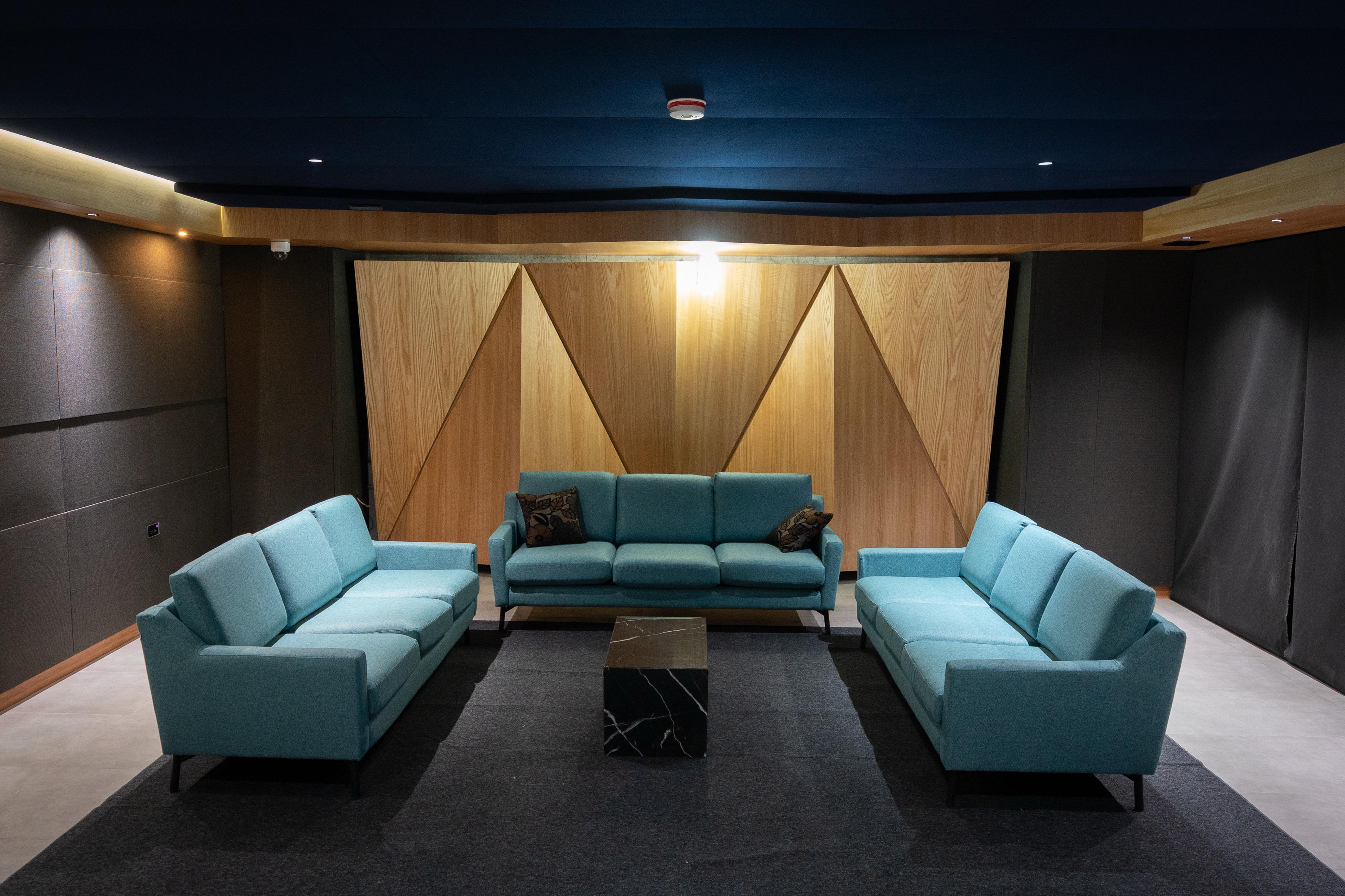 Full comfort for your team if they are onsite working with us in our spacious green room