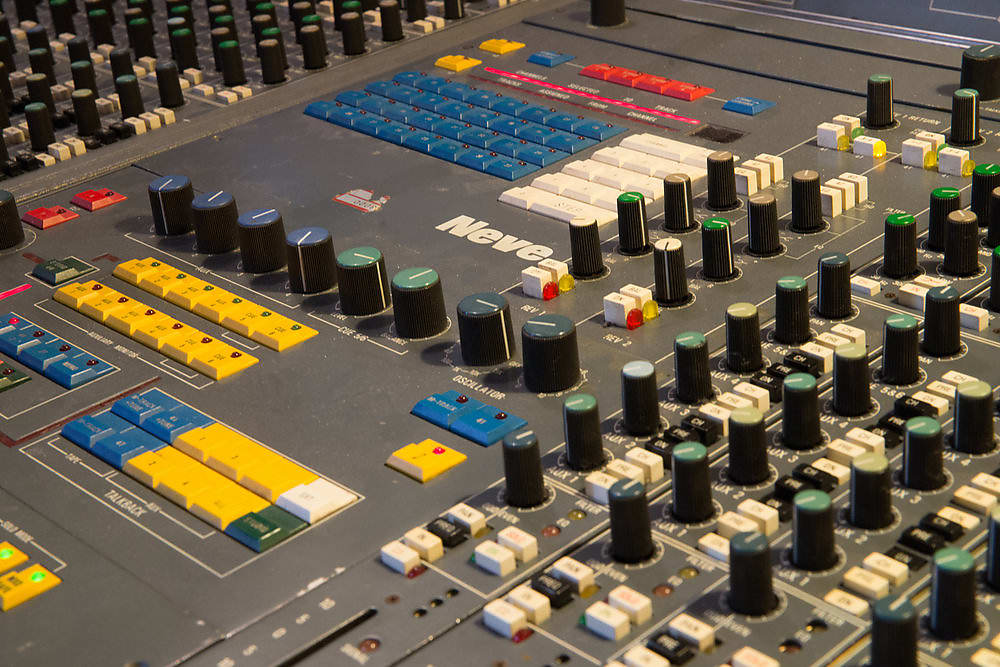 Experience the sound of a legendary Neve recording console on your project