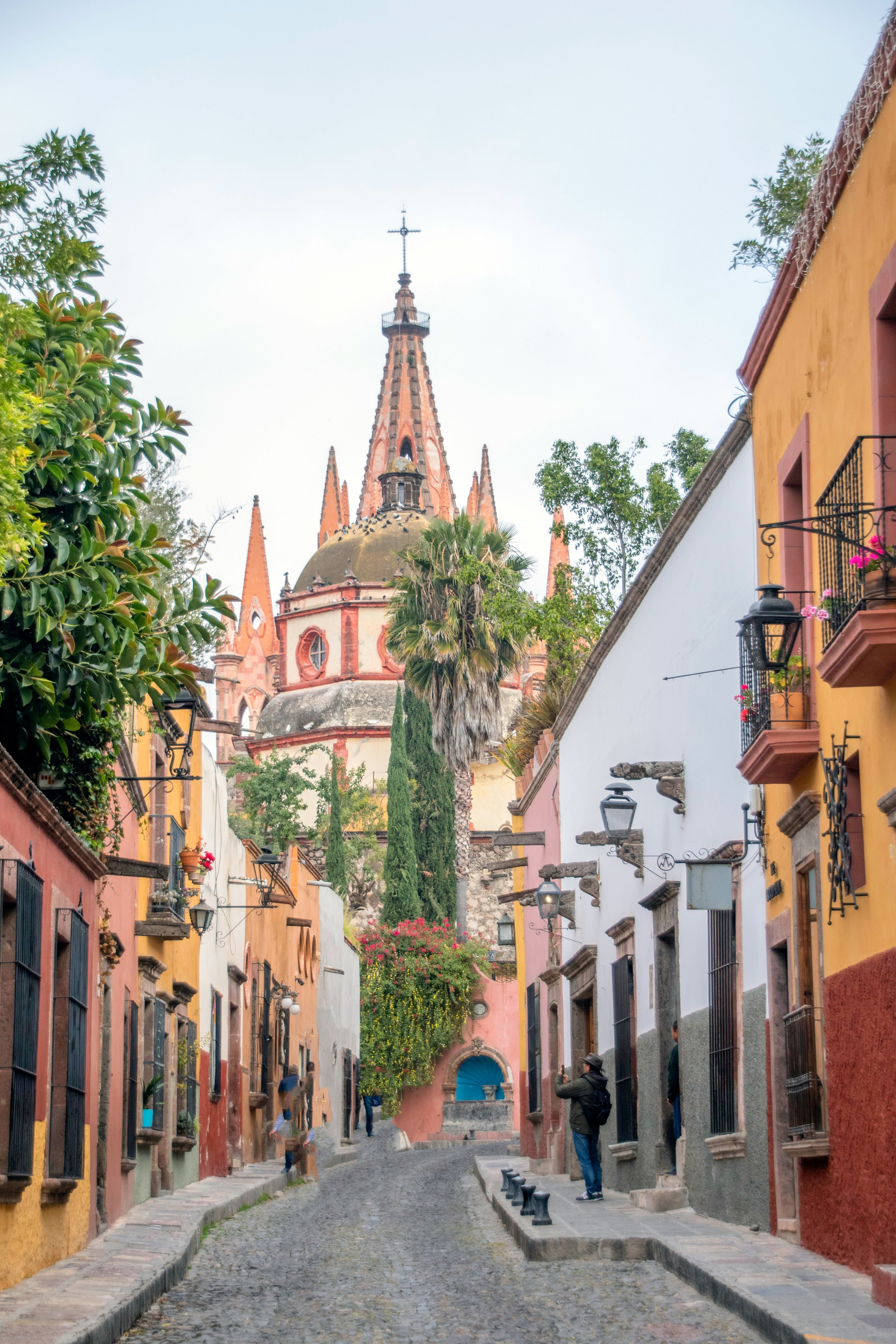 San Miguel de Allende is a beautiful and historic town with incredible architecture