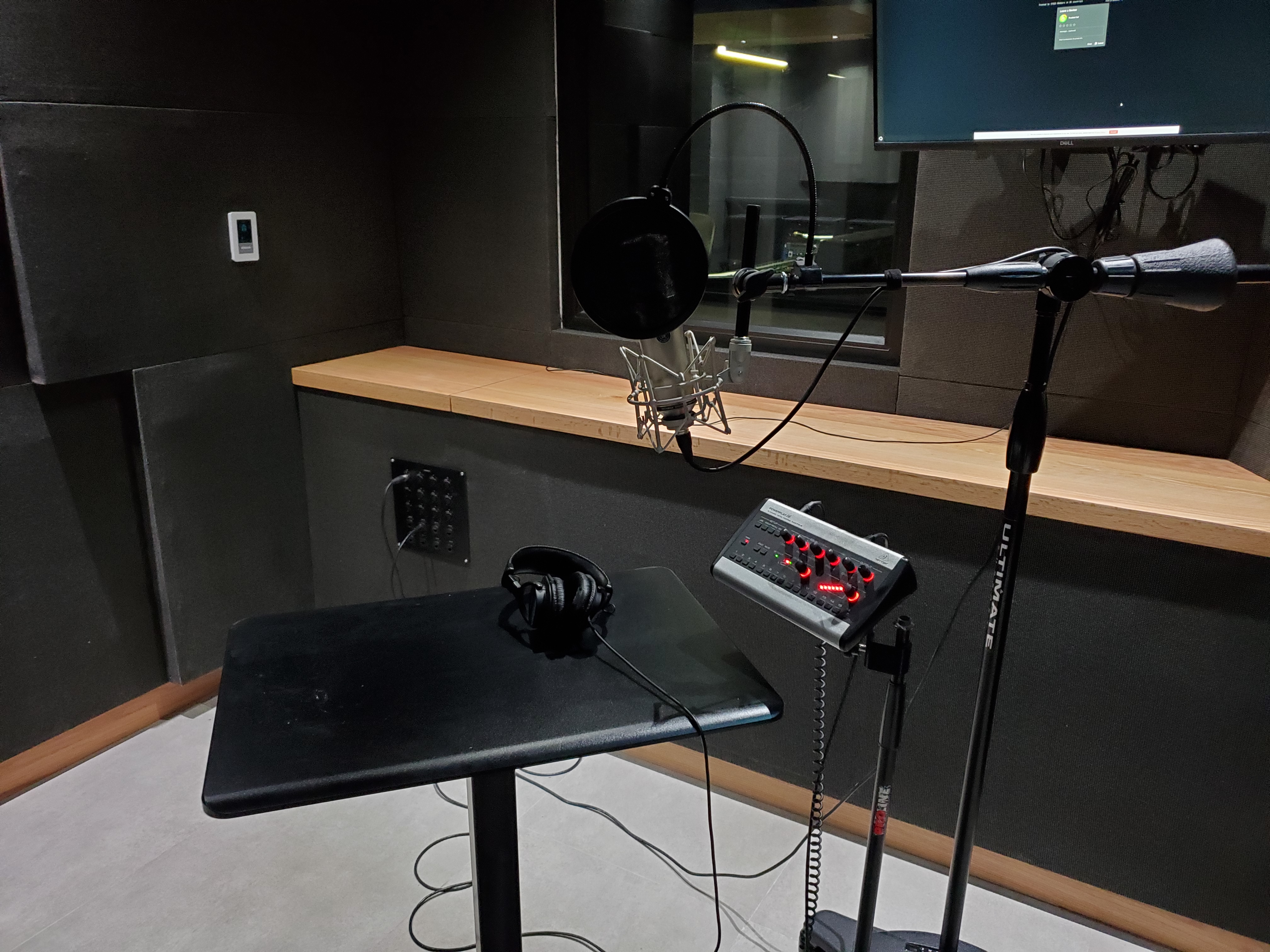 Perfectly tuned vocal room for narration, foley or any audio support